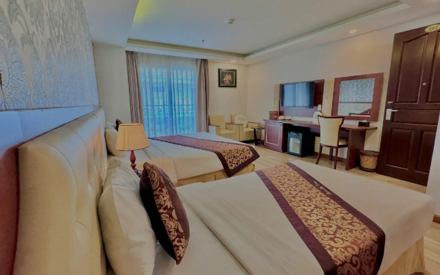 Paris Nha Trang Hotel & Apartment