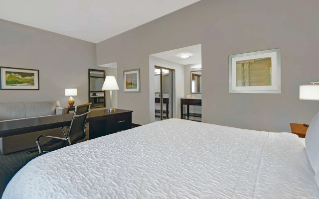 Hampton Inn & Suites Robbinsville