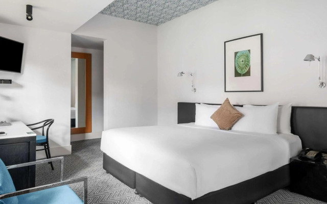 Peppers Gallery Hotel Canberra