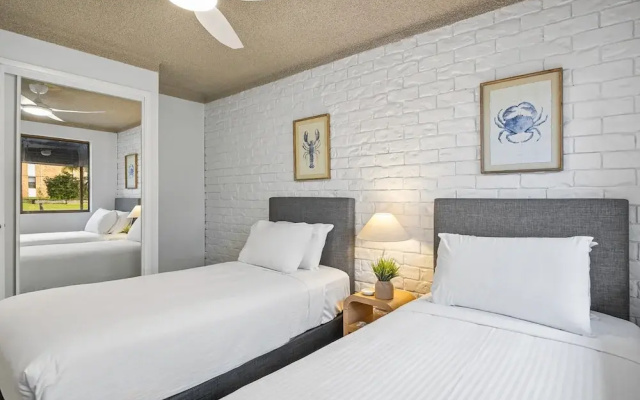3-bed Waterfront Apartment With Private Patio