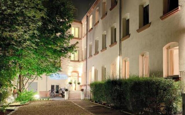 Отель ArtHotel City Германия, Нюрнберг - отзывы, цены и фото номеров - забронировать отель ArtHotel City онлайн вид на фасад