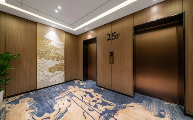 Rezen Dong Hotel