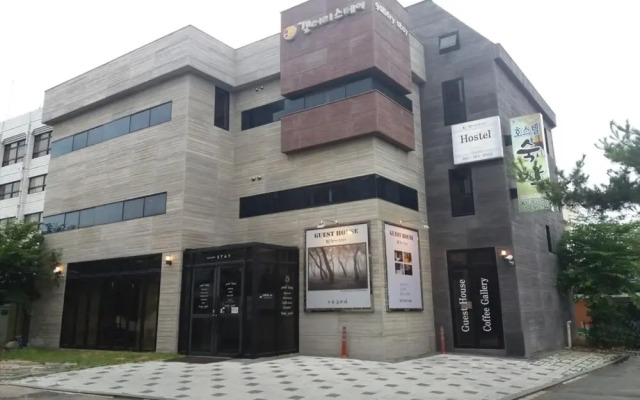 Gallery Stay