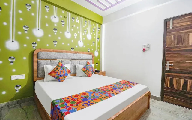 Fabhotel Radhika Palace