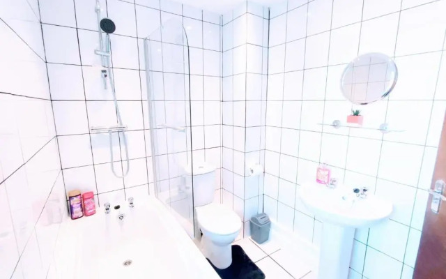 Crystal Suite 3 free private parking