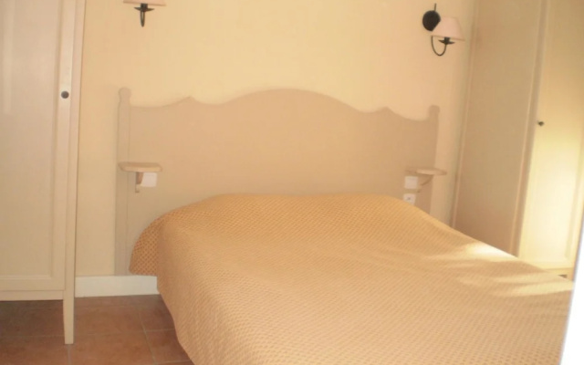 Apartment With one Bedroom in Roquebrune-sur-argens, With Wonderful se