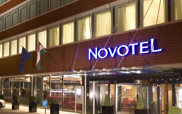 Отель Novotel Danube Будапешт вид на фасад