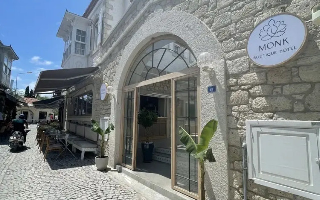 Monk Alacati - Adults Only