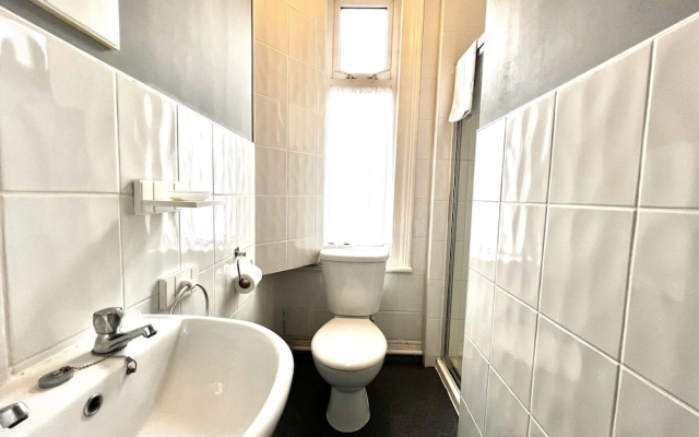 Central Cove Guesthouse