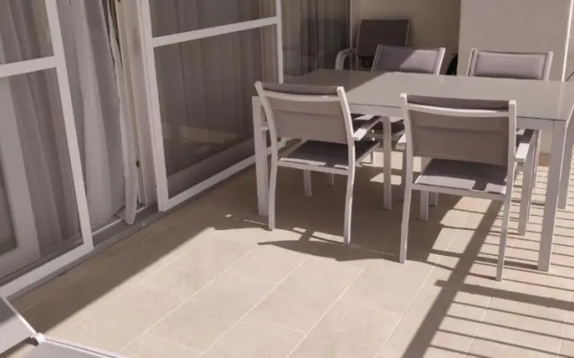Wileg 4B Luxury Two Bedroom Apartment with Shared Swimming Pool.