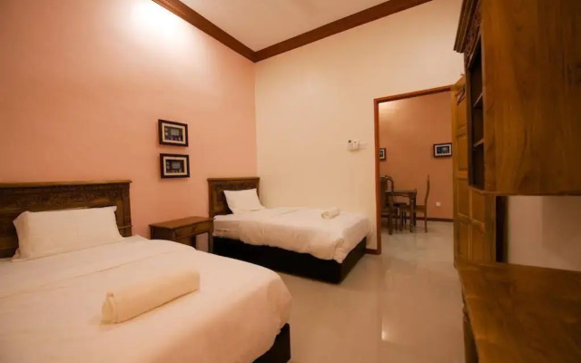 Pak Raja Villas