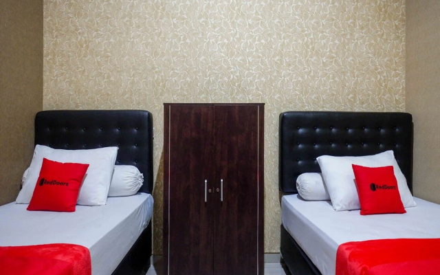 RedDoorz Syariah Near Pltu Cilacap
