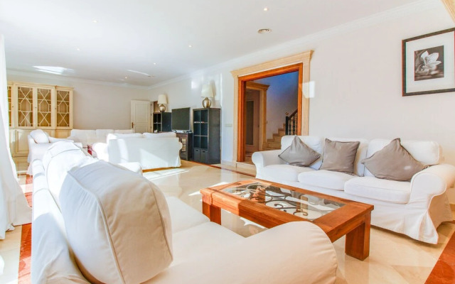 Villa Lirios