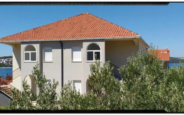 Lu-Do Apartments