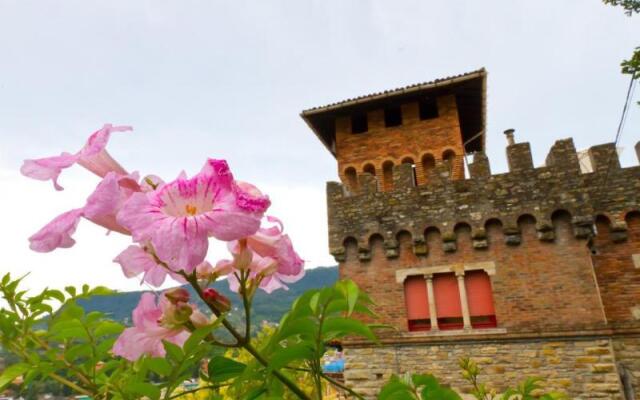Hotel La Vela-Castello Il Rifugio Церковь Св. Маргариты Лигурийской вид на фасад