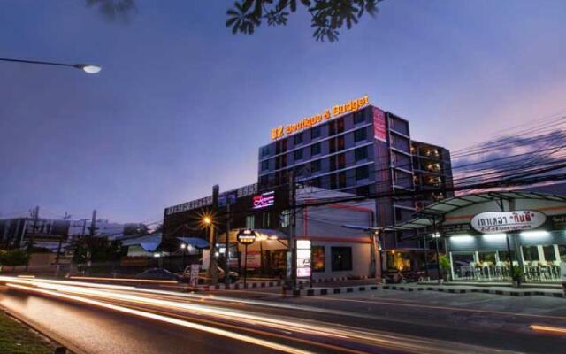 B2 Phuket Hotel вид на фасад