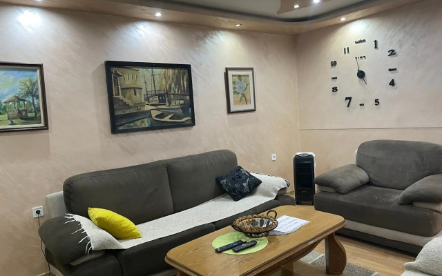 Max Apartments