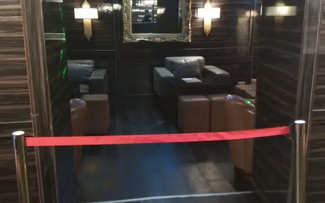No. 1 Hotel