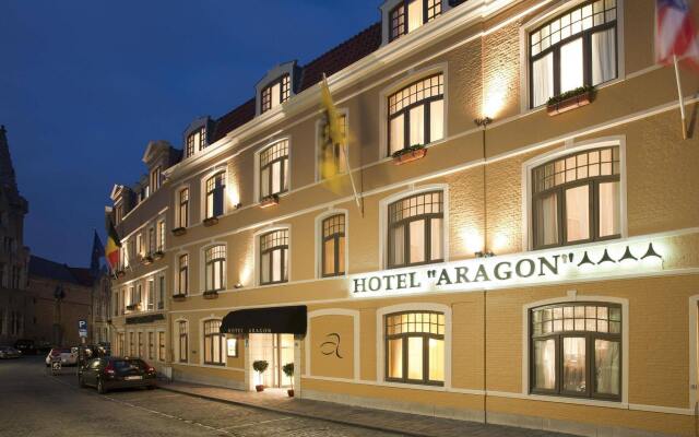 Отель Aragon Hotel Бельгия, Брюгге - 4 отзыва об отеле, цены и фото номеров - забронировать отель Aragon Hotel онлайн вид на фасад