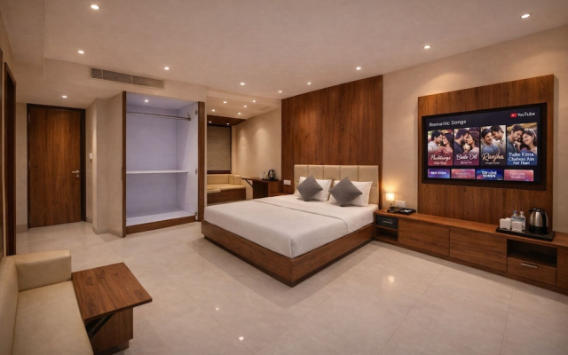 Hotel Regal Crest