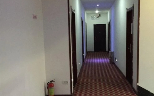 Junyi Business Inn