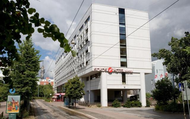 Отель Original Sokos Hotel Pasila Финляндия, Хельсинки - 12 отзывов об отеле, цены и фото номеров - забронировать отель Original Sokos Hotel Pasila онлайн вид на фасад