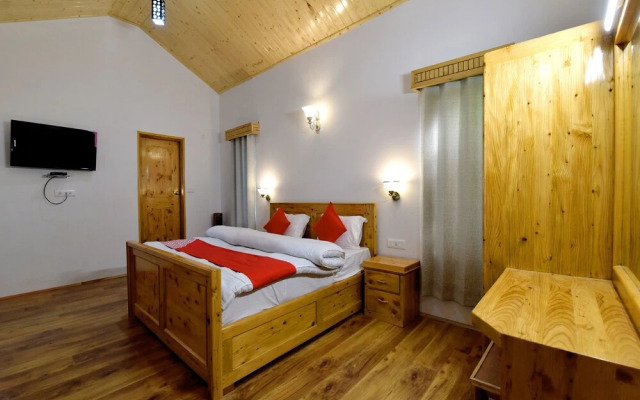 OYO 13351 Home Lavish 2BHK Hadimba Temple