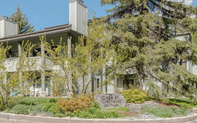 Greyhawk 10 - 2 Br Condo