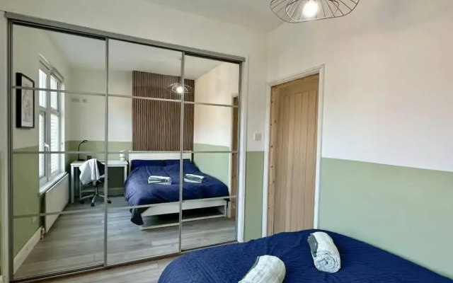 4-bed 3 Bath House in Leicester City