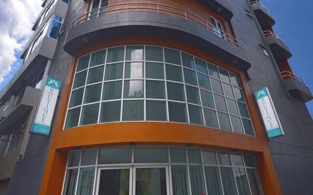 Отель Central Boutique Inn вид на фасад
