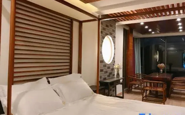 Xinghu No.5 Homestay (Zhaoqing Yanqian Baohuan Avenue)