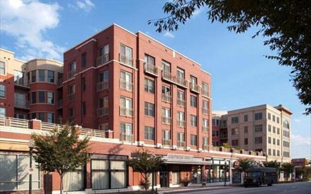 Отель Global Luxury Suites at Bethesda Row США, Бетесда - отзывы, цены и фото номеров - забронировать отель Global Luxury Suites at Bethesda Row онлайн вид на фасад