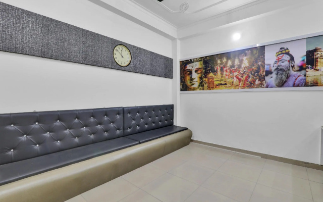 OYO 82070 Rudra Guest House