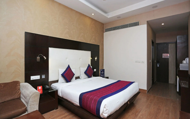 OYO 10968 Hotel Almati 1