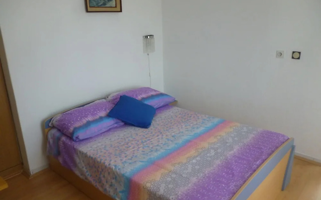 Apartment Tinka-with Beautiful Garden Area