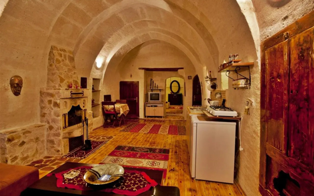 Adanos Konuk Evi