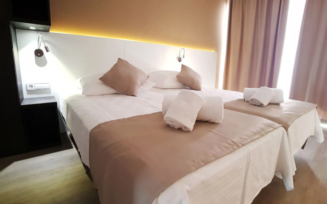 Planet Hotels One Adults Only +16