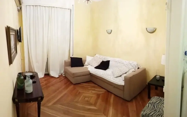 Elegant Apartment next to Archaeological Museum