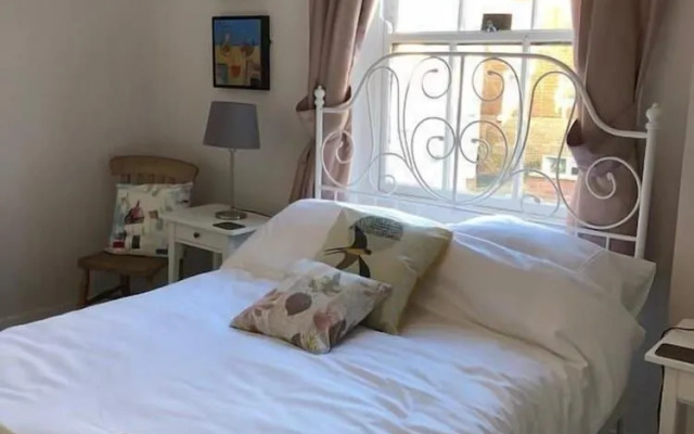 Cinque Ports Retreat (Old Town- Hastings)