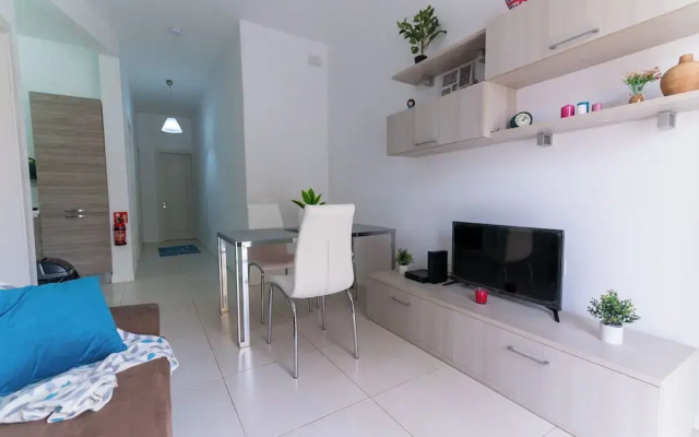 Seaside Cosy Maisonette- 2 mins from sea