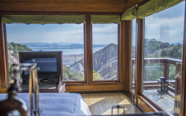 Yunfeng Treehouse