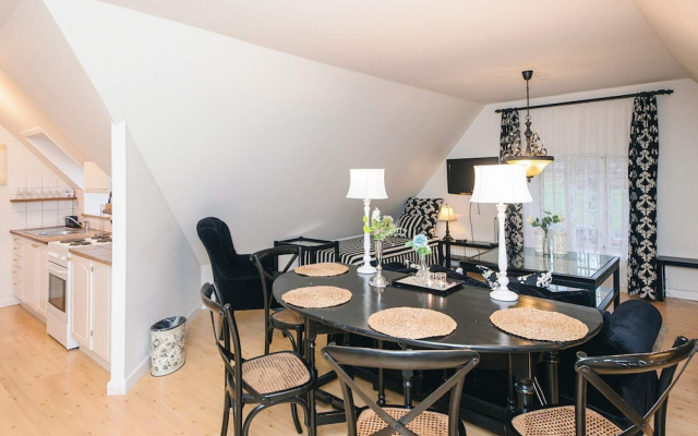 Spacious Holiday Home With Garden