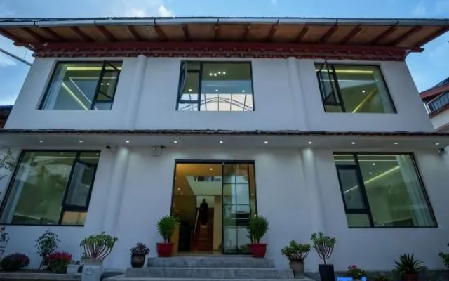 Shang Ri-La Sarong Bie Yuan Homestay