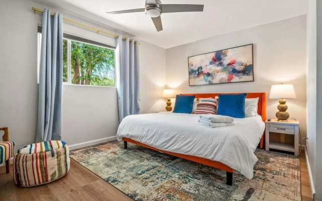 5BR Sleeps 10 Hot Tub Fire Pit Games & Walk to ASU
