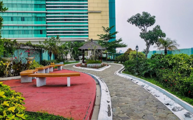 Spacious 3Br At Green Central City Glodok Apartment