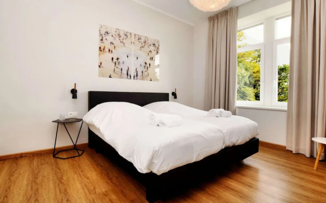 Affluent Holiday Home in Spa with Hot Tub, Garden, Sauna