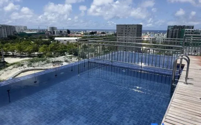 Luxury 3 BHK with Pool & Gym10 minutes from Airport