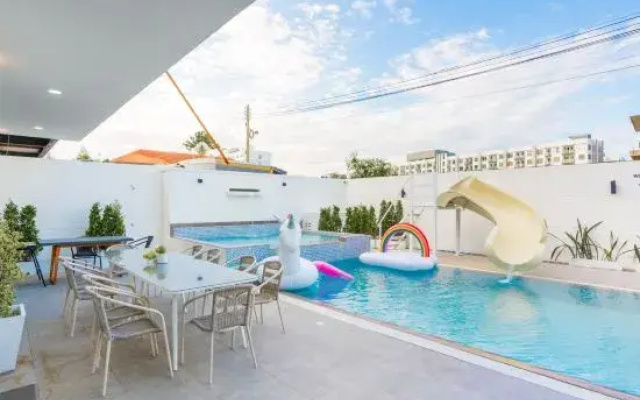 Nine9 Pool Villa Pattaya "3bed" Walking Street 2km