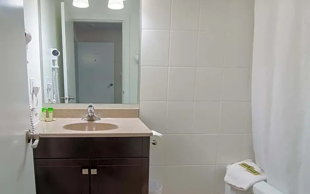 Northwood Plaza Hotel