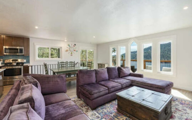 Lakin' it Easy by Tahoe Mountain Properties